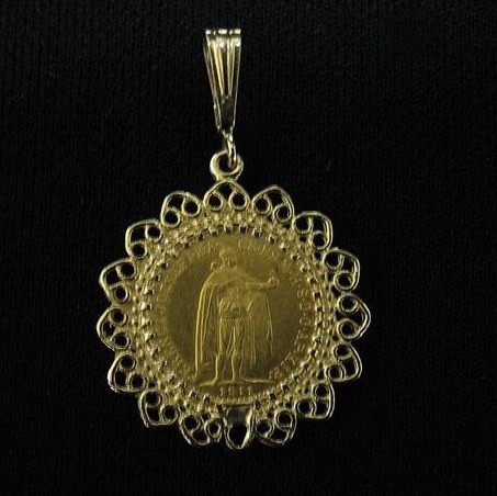 korona_ermes_ekszerek_medalok_nyaklancok/003_www_koronaportal_hu_1911-es_arany_10_koronas_medal.jpg